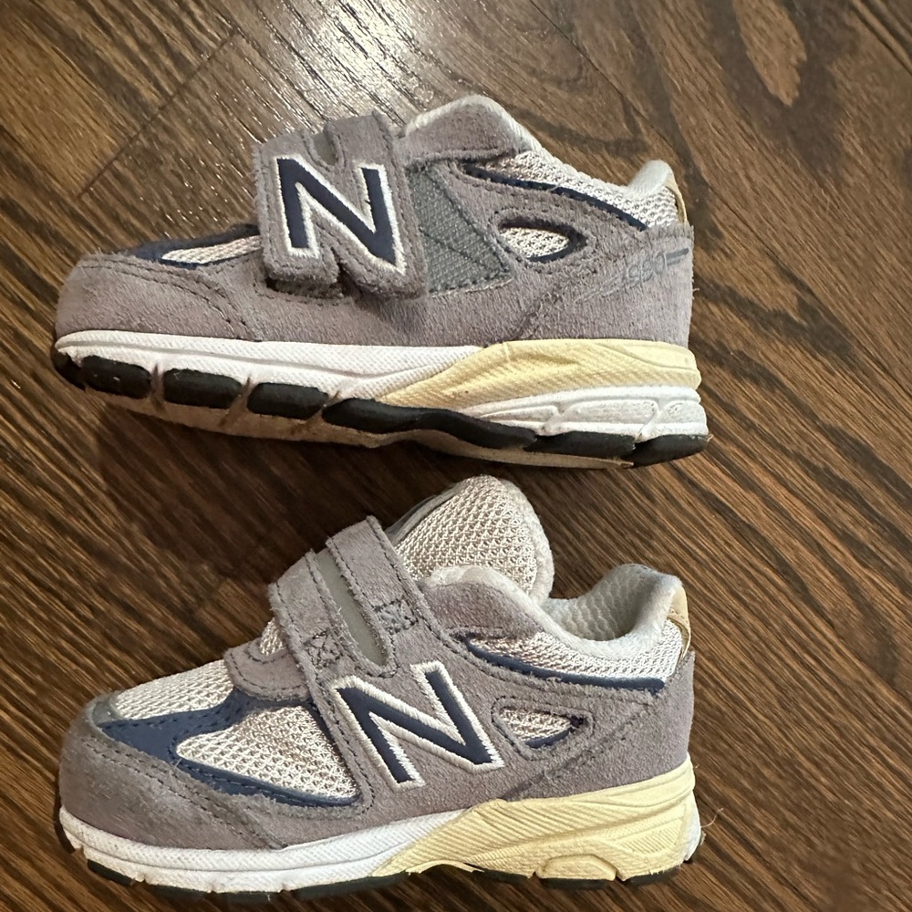 New Balance 990V4 Hook & Loop size 4